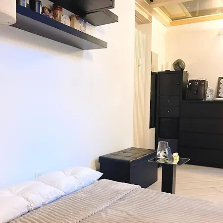 2-level Designer Loft In Isola District Apartamento