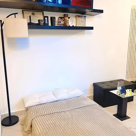 2-level Designer Loft In Isola District Apartamento