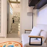 2-level Designer Loft In Isola District *
