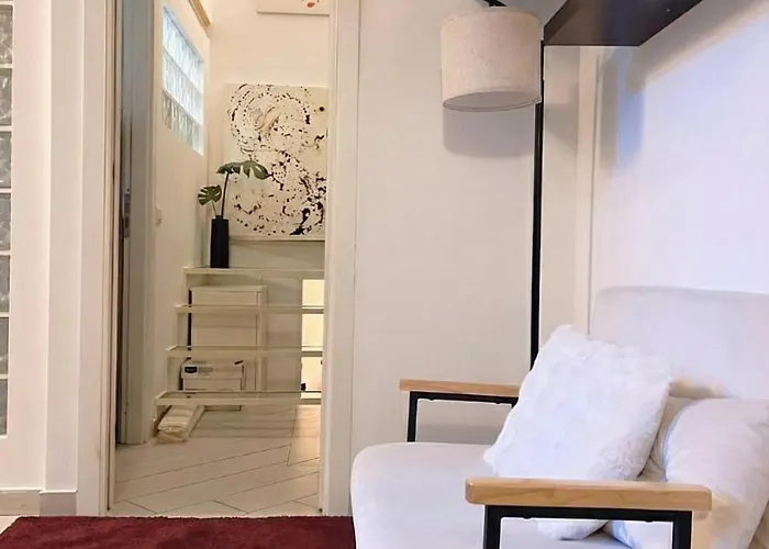 2-level Designer Loft In Isola District Apartment *