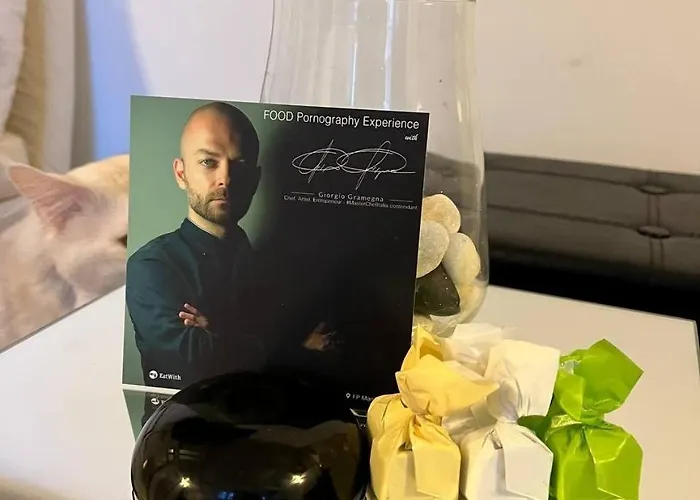 2-level Designer Loft In Isola District Mailand