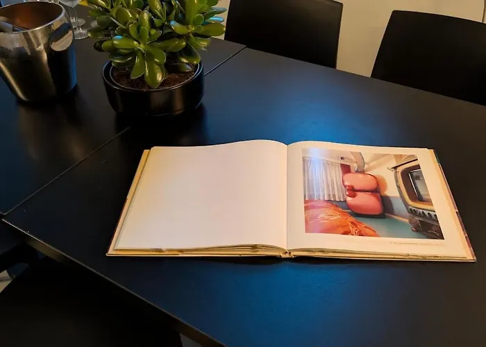 2-level Designer Loft In Isola District Apartment