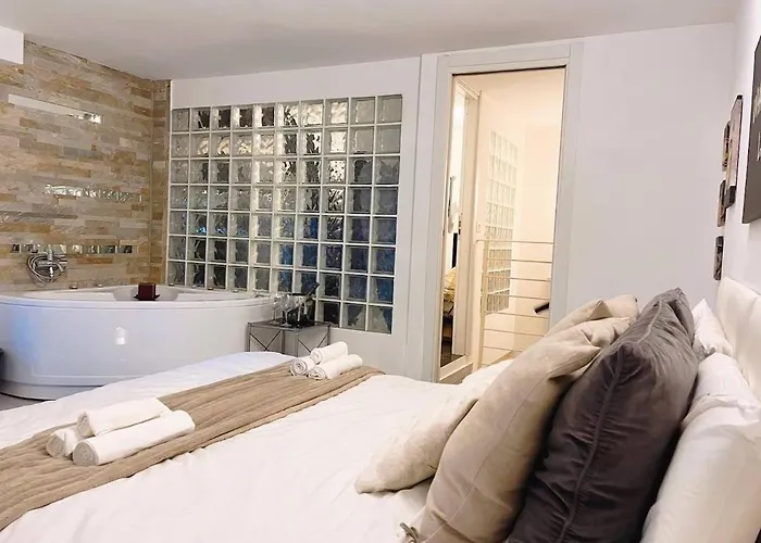 Apartment 2-level Designer Loft In Isola District Mailand